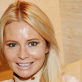 Ругалась матом и прогуливала школу: Дана Борисова об отношениях с дочерью