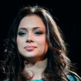 Отжала мужика: Самбурская получила шубу от 