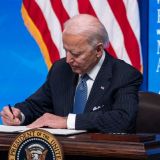 Почему Байден согласился продлить ракетный договор на российских условиях