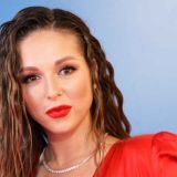 Нюша устроила эротические пляски в бикини