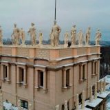 Скульптуры героев вернулись на площадь Гагарина после реставрации