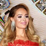 После 40-ка стал геем: бойфренд известной актрисы изменил ей с мужчиной