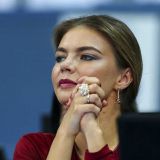 В Сеть утекли фото Кабаевой с детьми