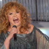 Дороже золота: Пугачева пичкает семилетних детей странным напитком 