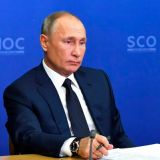 Путин о закрытии телеканалов на Украине: Прихлопнули одним росчерком пера 