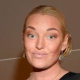 Волочкова задрала пачку в карете на глазах у толпы