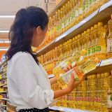 В России на время отказались от повышения цен на подсолнечное масло