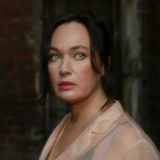 Дочь Гузеевой в свадебном платье порезвилась с подругой