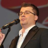 Харламов официально сменил имя и устроился ведущим в караоке-бар