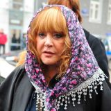 Превращается в Гурченко: народ не узнал омолодившуюся Пугачеву