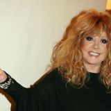 Старики устроили бунт под окнами Аллы Пугачевой