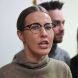 Окровавленная Собчак появилась на публике без руки