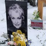 На могиле матери Бондарчука стали появляться странные письма