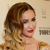 Беременна? Бузова заинтриговала народ снимком из гинекологии