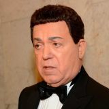 Звонила его мать и уговаривала переехать к ним: Кобзон настойчиво ухаживал за битой мужем известной актрисой 