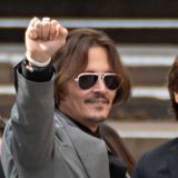 Обвиняемый в насилии Депп с треском провалился в суде