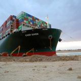 Глобальный рост цен: блокировка Суэцкого канала ударит по карманам россиян