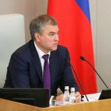 Володин призвал не допустить в России третьей волны коронавируса