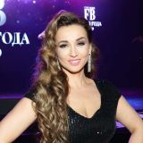 Растрепанная Чехова возбудила россиян постельными снимками: Горячо