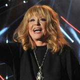 А вдруг проклянет! Звукорежиссер слил в Сеть необработанный голос Пугачевой