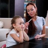 Путин поручил ввести полную оплату больничных семьям с детьми до семи лет