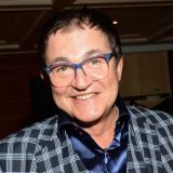 Надо избавиться от живота: всплыла жуткая тайна женившегося на родственнице Диброва