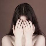 Обезображенная Алиса Аршавина рискнула появиться на канале 