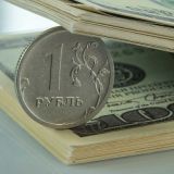 60 рублей за доллар? Эксперты высказались об укреплении российской валюты 