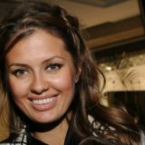 Целлюлит все испортил: Боня сверкнула ягодицами в растяжках