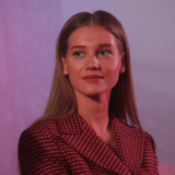 Складки на животе и второй подбородок: Асмус на майских праздниках сильно изменилась