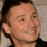 Покоривший гей-клуб Лазарев показал фото с любимыми