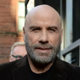 Сдавший Траволта обратился к покойной жене: народ в истерике