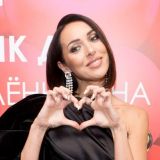 Моложавая Алсу затмила красотой собственную дочь: Как подросток