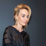 Показавшую округлившийся живот Варнаву застали с возлюбленным на премьере фильма