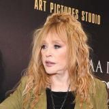 Полз между оградами к могиле: близкий друг Пугачевой умер страшной смертью