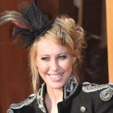 Собчак сорвалась из-за травли и показала неприличный жест