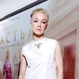 Елена Валюшкина привела дочь на премьеру эротического проекта с Дарьей Мороз в главной роли