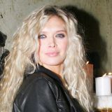 Вера Брежнева шокировала фанатов образом уборщицы