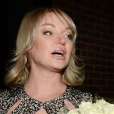 Волочкова прилюдно схватилась руками за ствол