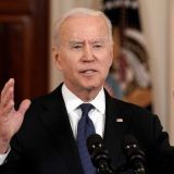 Байден поручил разведке узнать о происхождении коронавируса за три месяца 