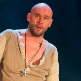 Аверин предстал перед 60-летней Яковлевой в трусах