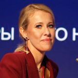 Самолет с Собчак на борту встретили пожарные