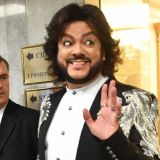 Любвеобильного Киркорова сняли в обнимку с атлетичными красавцами