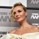 Высунувшая язык Гагарина обнажила свой выпуклый бугорок