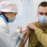 Власти Москвы не одобряли отстранение без зарплаты невакцинированных работников