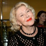 Перекроенное лицо наркозависимой дочери Успенской всполошило народ