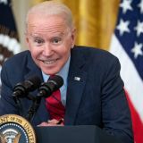 Забывший о трагедии во Флориде Джо Байден прилюдно оконфузился