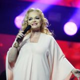 Набившая себе татуху 65-летняя Долина показала киску