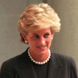 Корявый памятник принцессе Диане подняли на смех