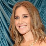 Плюс двадцать лет: новая прическа сильно состарила Ковальчук